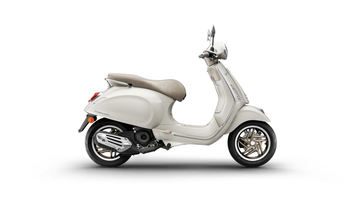 Alternative view of Vespa Primavera S 2026 Bianco